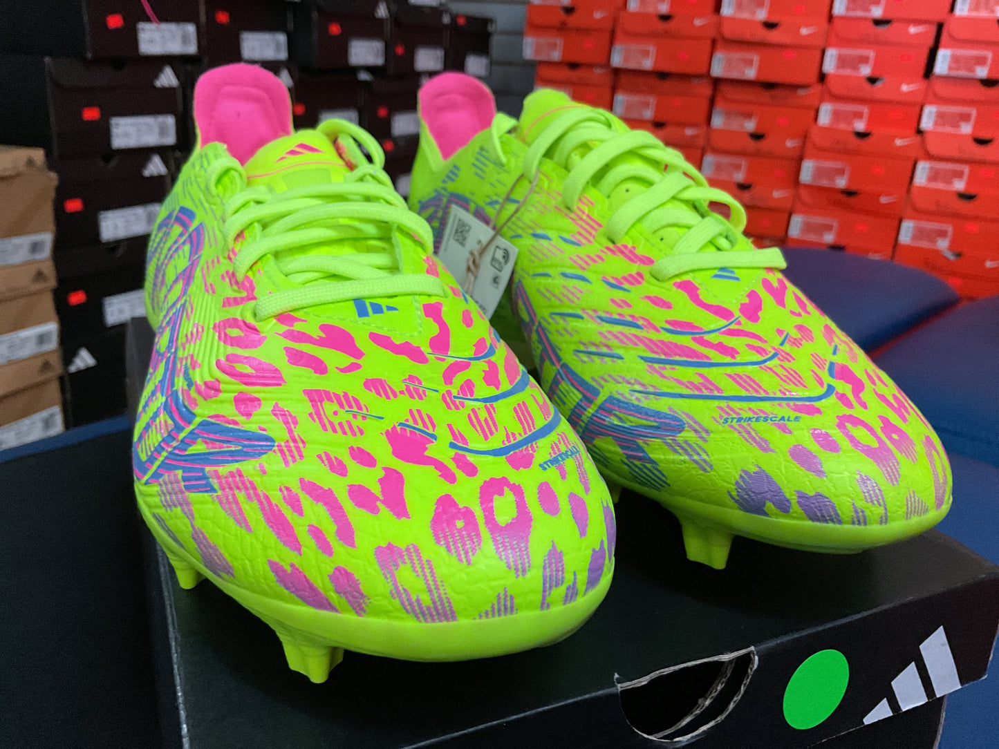 front PREDATOR LEAGUE FIRM/MULTI-GROUND CLEATS (Lucid Lemon / Blue Fusion / Lucid Pink)