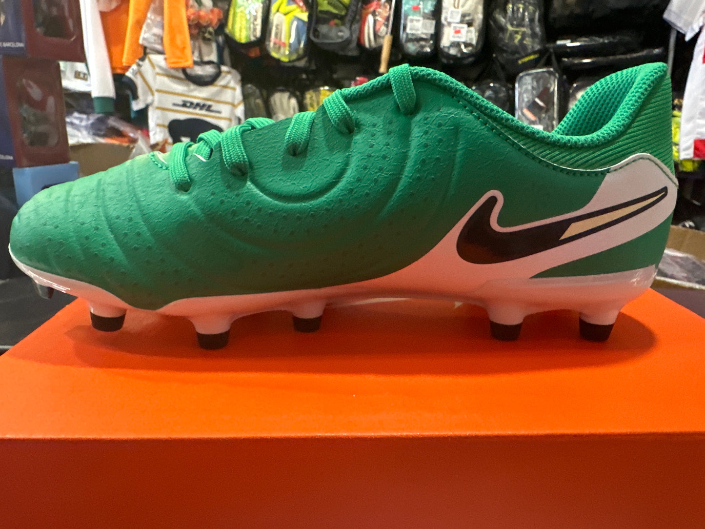 Nike Jr. Tiempo Legend 10 Academy LV8 inside