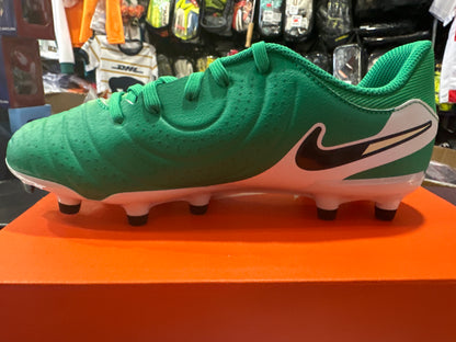 Nike Jr. Tiempo Legend 10 Academy LV8 inside