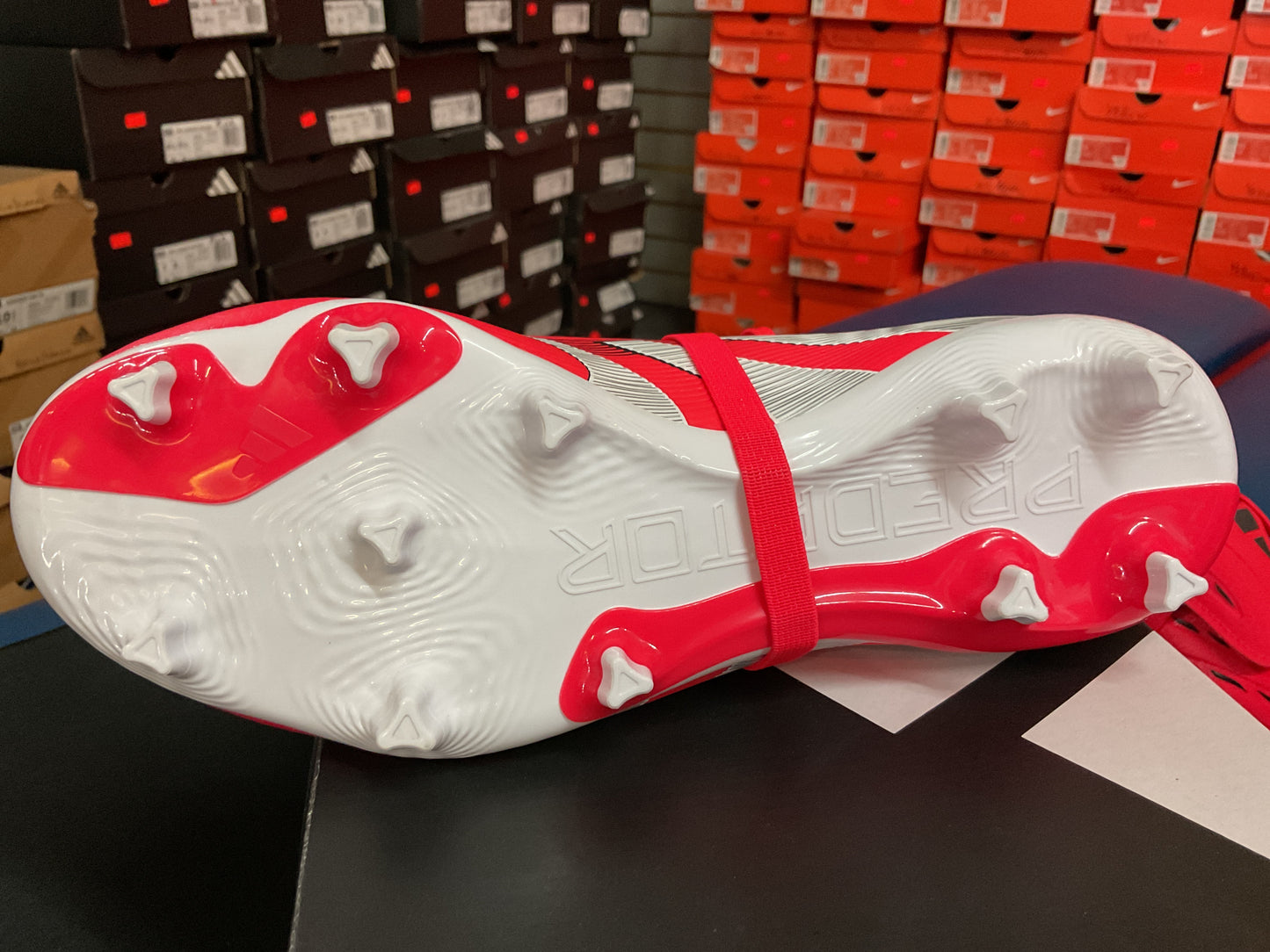 botom PREDATOR LEAGUE FOLD-OVER TONGUE FIRM/MULTI-GROUND BOOTS (RED/WHITE)