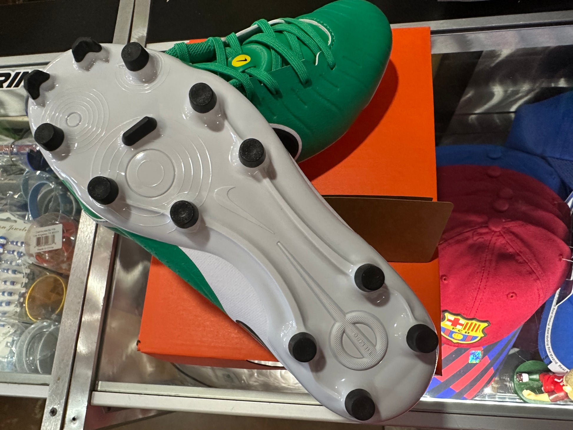 Nike Jr. Tiempo Legend 10 Academy LV8 bottom