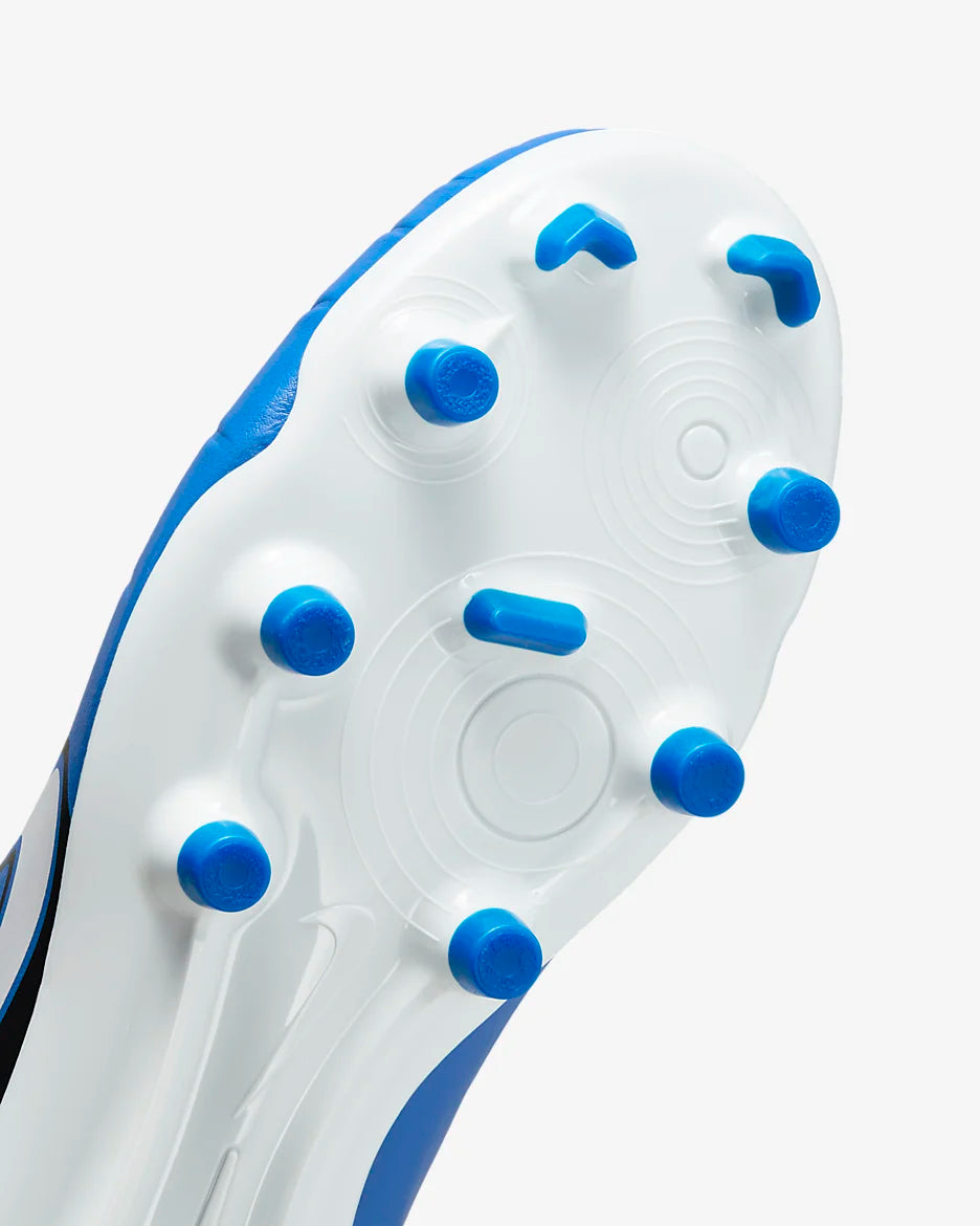 bottom front Nike Jr. Tiempo Legend 10 ClubLittle/Big Kids' Multi-Ground Low-Top Soccer Cleats